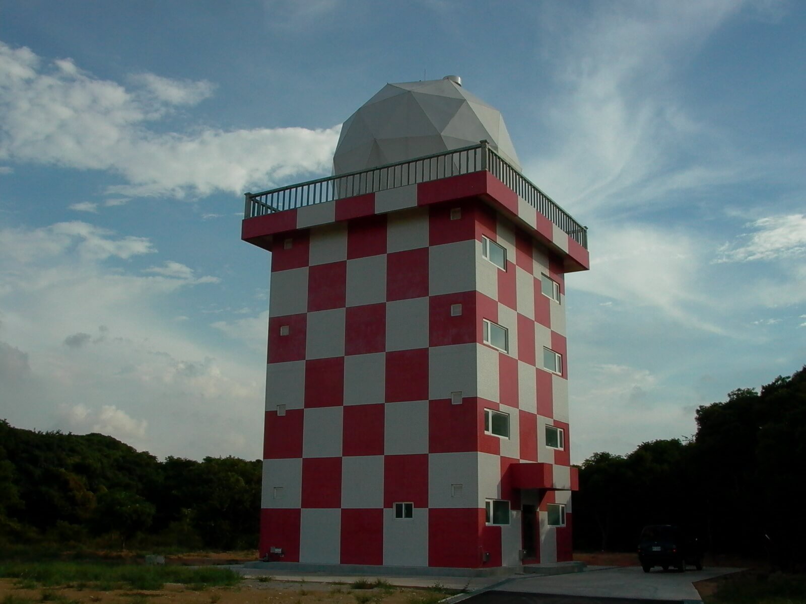 Radar Baron que serve o aeroporto de Taiwan há mais de 15 anos.