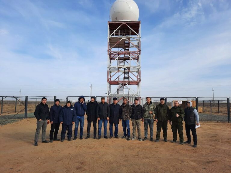 Radar e tripulação Cazaquistão